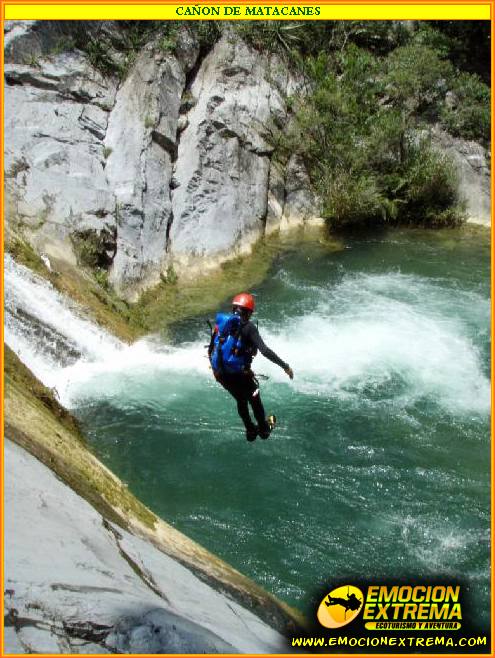 CAÑON DE MATACANES TE ESPERAN 2 RAPELES EN CASCADAS, MULTIPLES SALTOS AL AGUA, TOBOGANES NATURALES Y HASTA RIOS SUBTERRANEOS QUE TENDRAS QUE CRUZAR, VIVE ESTA AVENTURA.